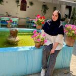 مهسا دست مرد